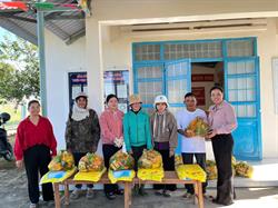 Trung Tâm Thiện Chí Trao 28 Phần Quà Hỗ Trợ Sau Bão Lụt Tại Xã Hàm Thạnh