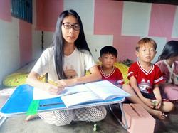 Eyeglass Support for Ánh Kim