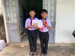 Tiếp sức đến trường bằng học bổng hàng tháng