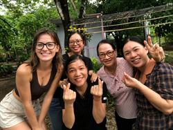 🌿 Chuyến Thăm Ý Nghĩa Của Tình Nguyện Viên Emily Tại Dự Án Cộng Đồng