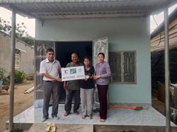 Đồng hành cùng địa phương xây dựng nhà tình thương cho hộ khó khăn